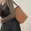 Medium N/S Park Bucket Tote  Bag for Women Cowhide Niche Design Large Capacity Handbag Single Shoulder Bag - 图片 7