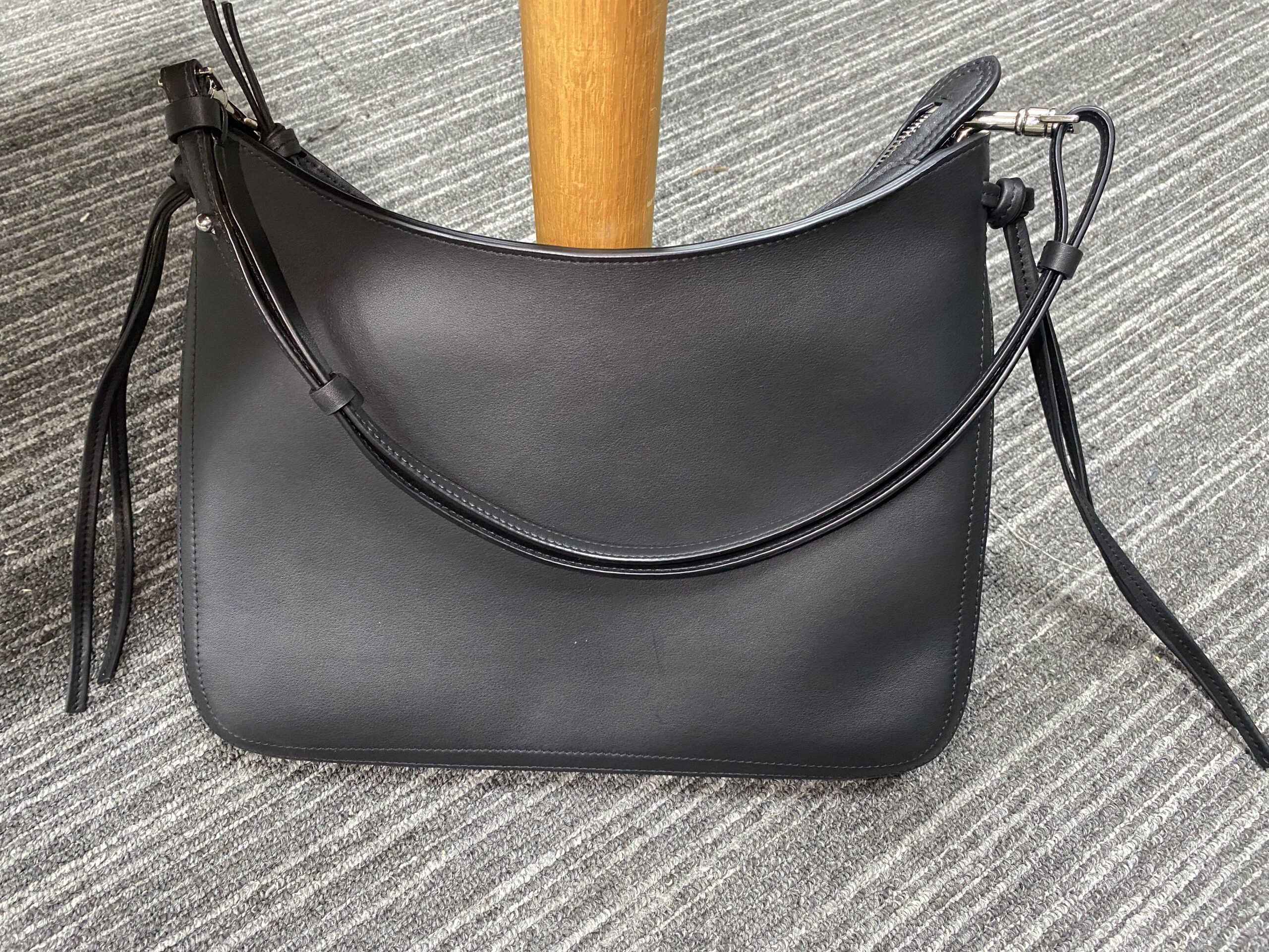 Phoebe Philo's new Gig bag with ribbon tassels, one-shoulder crossbody tote bag, Gig pouch mobile phone bag - 图片 13