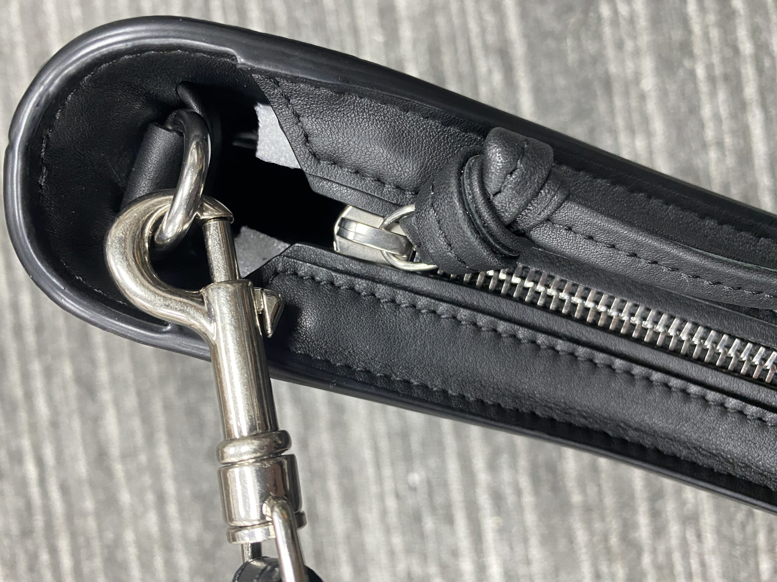 Phoebe Philo's new Gig bag with ribbon tassels, one-shoulder crossbody tote bag, Gig pouch mobile phone bag - 图片 14