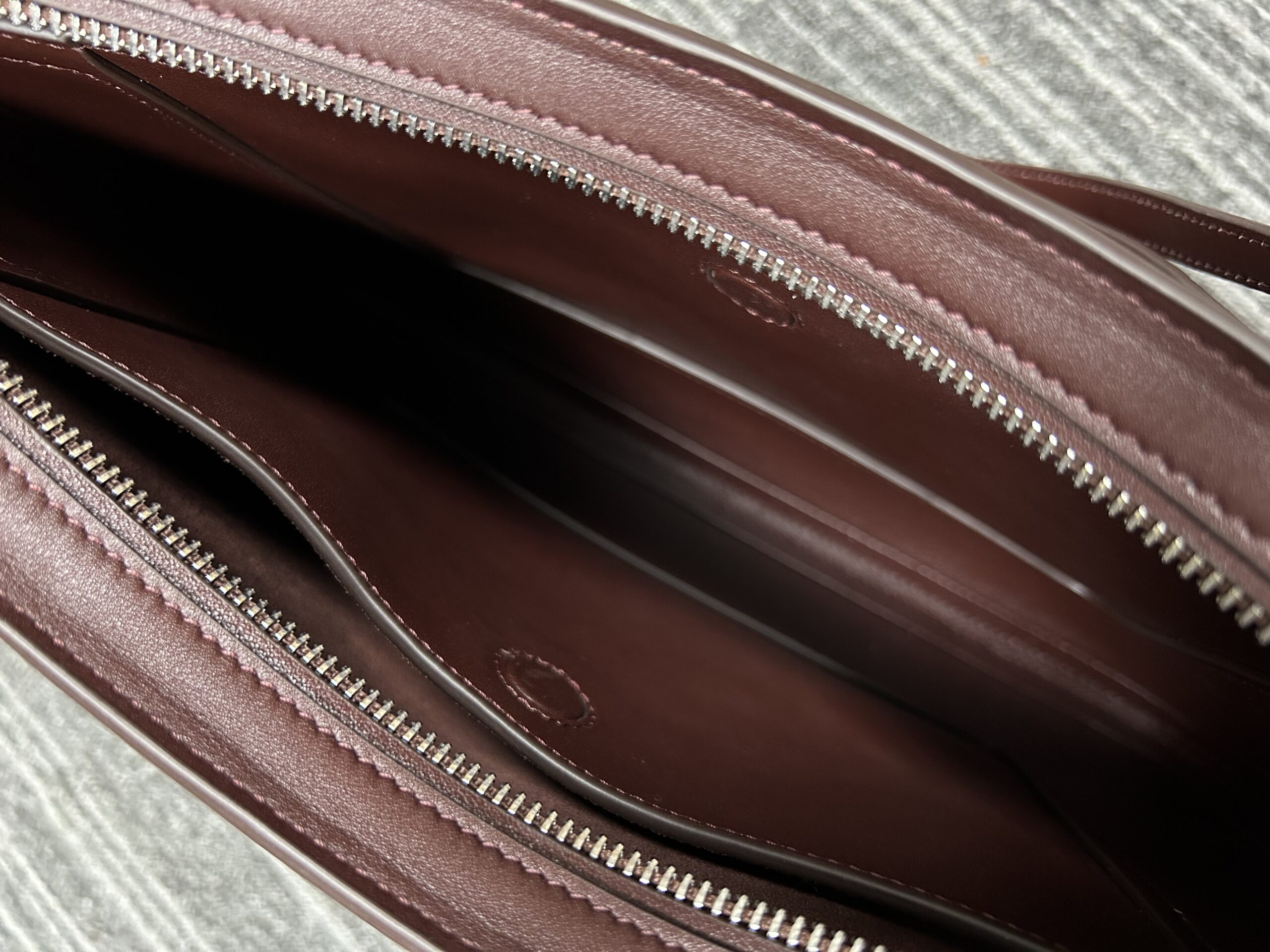 Phoebe Philo's new Gig bag with ribbon tassels, one-shoulder crossbody tote bag, Gig pouch mobile phone bag - 图片 9