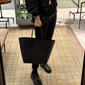 Leonie Large-capacity Tote Shoulder Bag Made of Cowhide